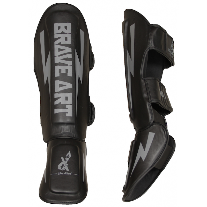 Protège-tibias et pieds Brave Art Classic One – Noir & Gris – PTPUBY Protège-tibias et pieds Brave Art Classic One – Noir & Gris – PTPUBY