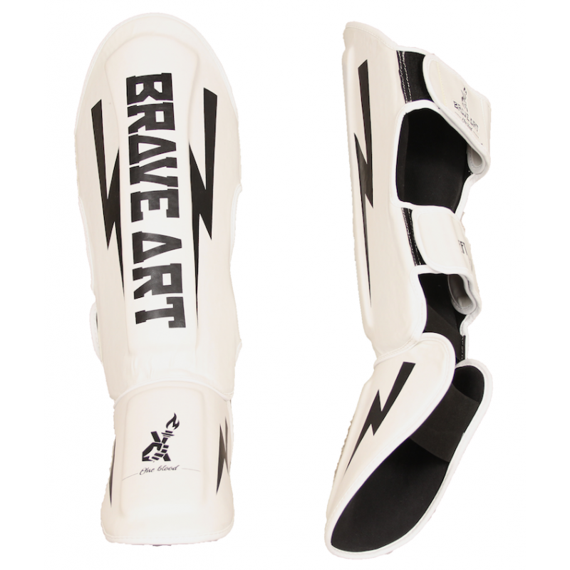 Protège-Tibias Classic One Brave Art – Blanc & Noir PU - PTPUWB Protège-Tibias Classic One Brave Art – Blanc & Noir PU - PTPUWB