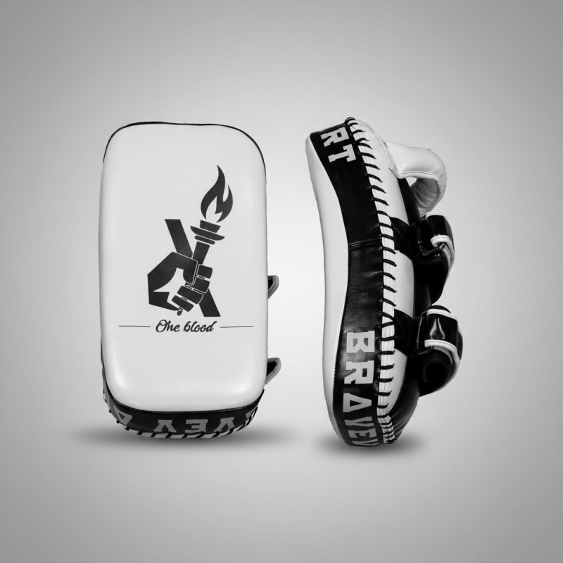 Pao de Boxe Cross Brave Art Blanc & Noir – Polyuréthane Premium