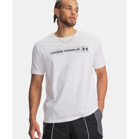UA Camo Chest Stripe – Men’s Short Sleeve Top